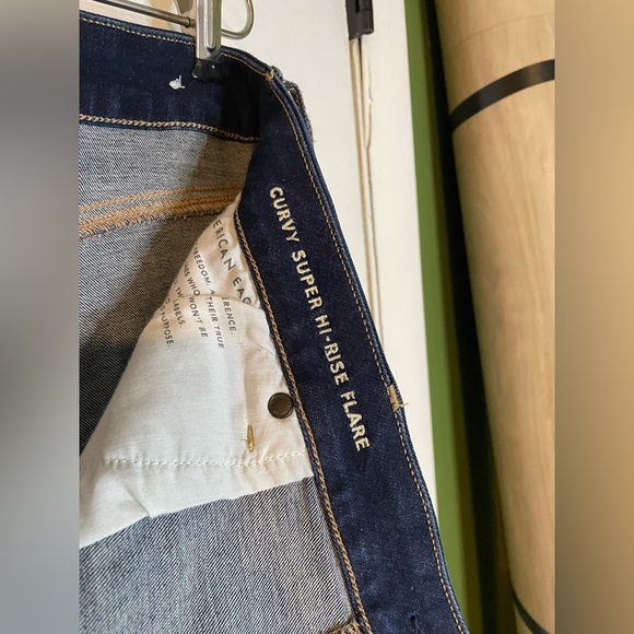 Women’s Curvy Super Hi-Rise Flare Jean - Picture 6 of 6